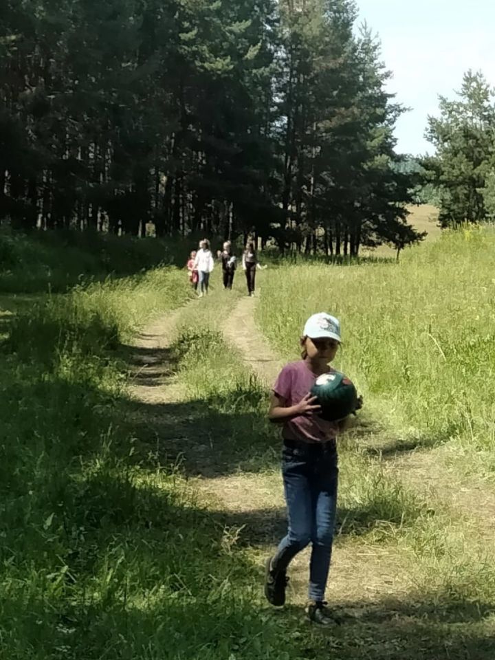 Татарско-Бурнаевский сельский дом культуры организовал летний поход с детьми