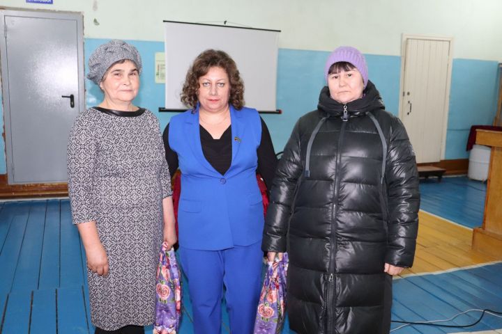 Апак халкы үзләре дә тырыш, якташлары да булыша