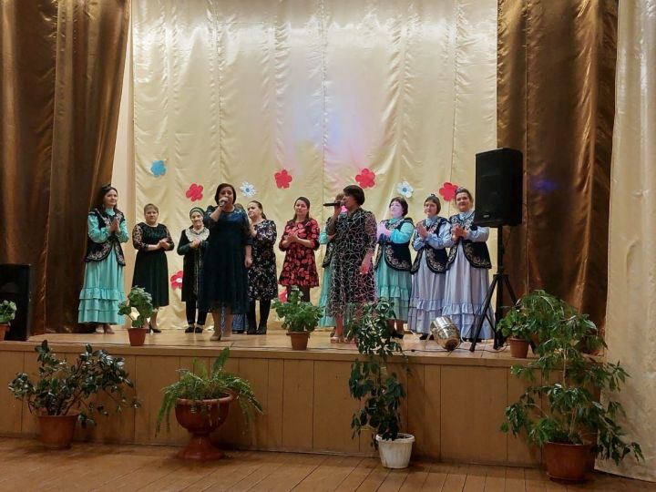 Әхмәт авылында Гөлназ Фәхретдиновага багышланган хәйрия концерты узды