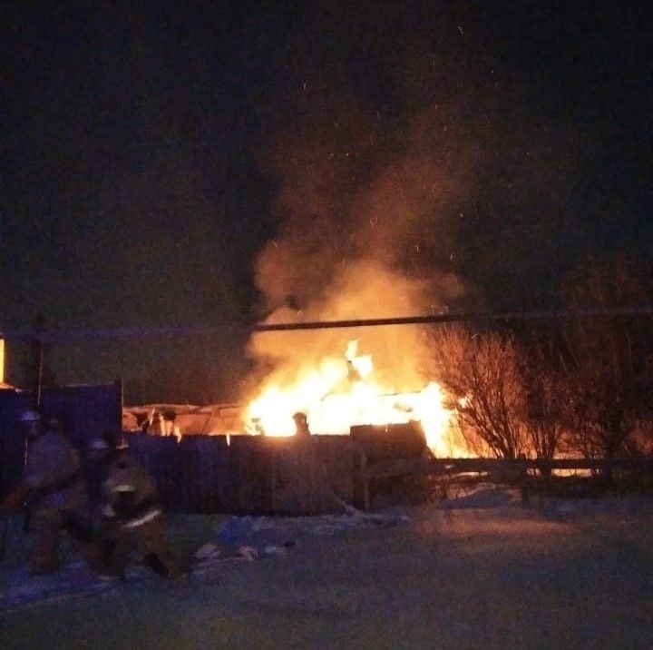 В результате пожара в селе Алпарово огнем уничтожена бревенчатая баня