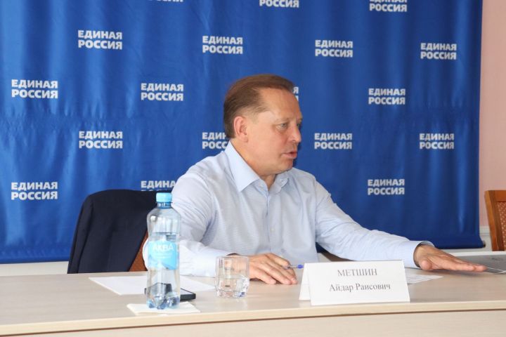 Житель Базарных Матак обратился к депутату Айдару Метшину  с вопросом, который беспокоит очень многих