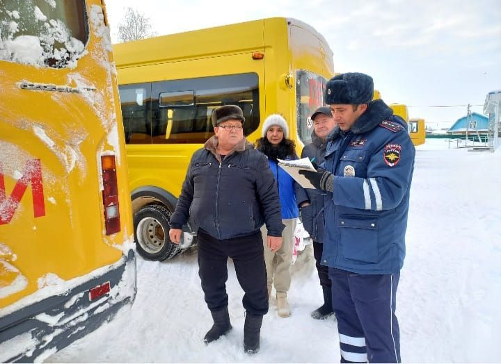 В Алькеевском районе проверяли школьные автобусы