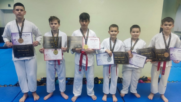 Воспитанники спортивной школы по киокусинкай каратэ стали обладателями сертификата
