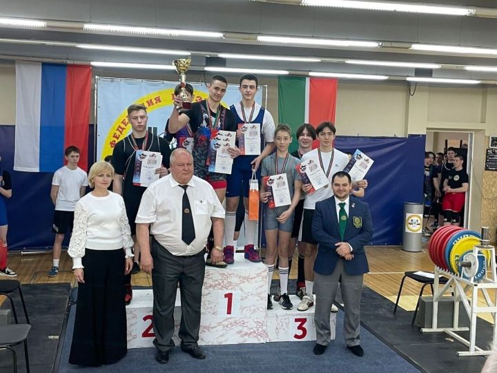 Алькеевские спортсмены завоевали призовые места в первенстве Татарстана по пауэрлифтингу