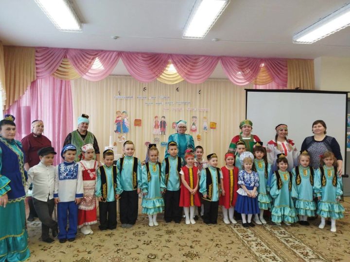 Работники районного дома культуры приняли участие в фестивале «Национальных культур»
