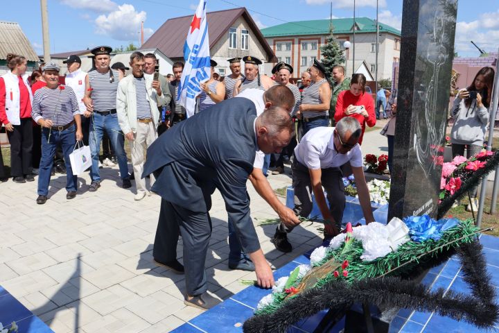 Әлки районында Хәрби диңгез флоты көне уңаеннан тантаналы митинг үтте