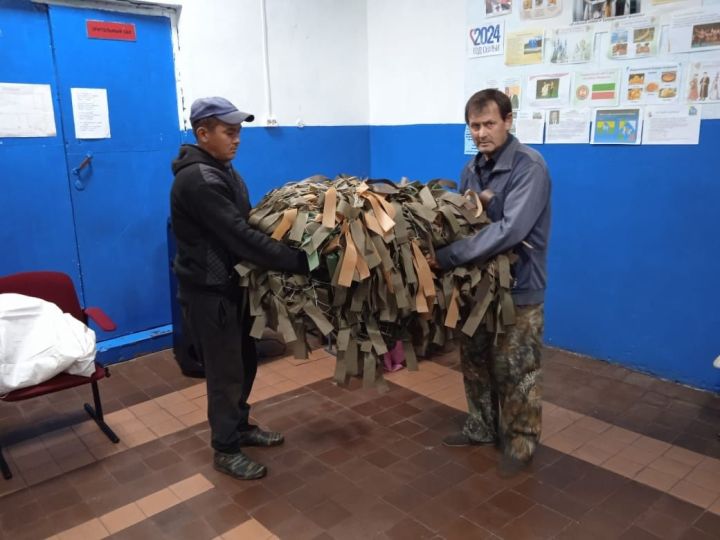 Жители села Верхнее Качеево связали шерстяных носки для бойцов находящихся в зоне СВО