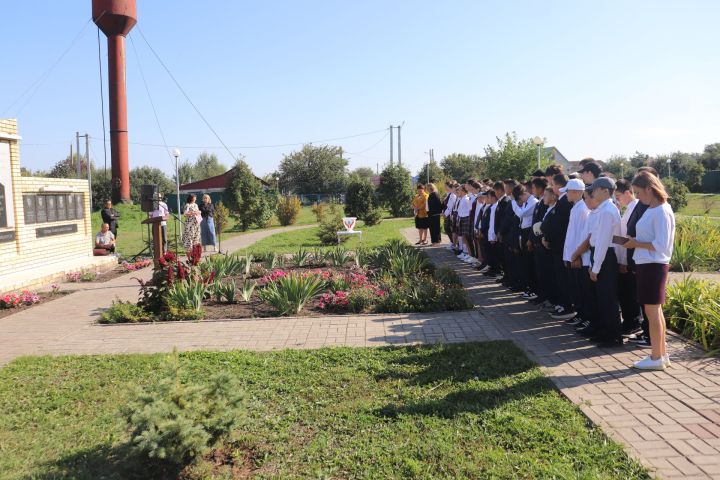 Базарно-Матакская гимназия имени Н.Даули провела Всероссийскую акцию «Капля жизни»