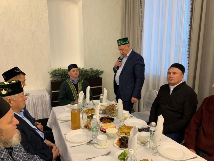 От имени главы Алькеевского района Александра Никошина прошел ифтар