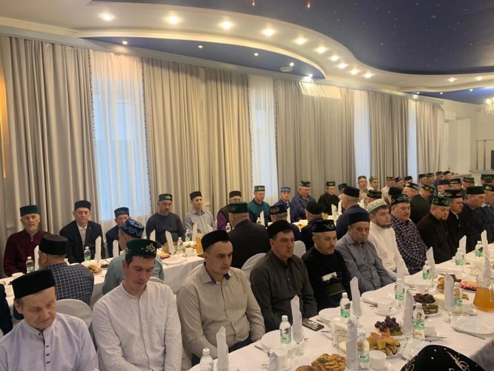 От имени главы Алькеевского района Александра Никошина прошел ифтар