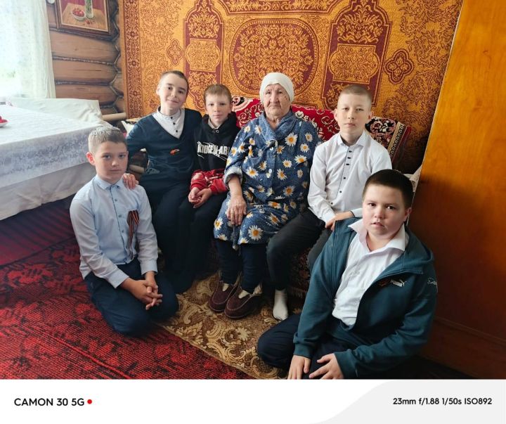 Базарлы Матакта яшәүче тыл хезмәтчәне Җәннәт  Шамилова: «Без күргәннәр кабатланмасын, сугыш булмасын иде»