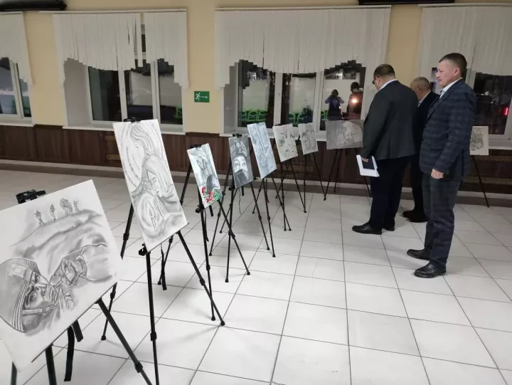 Район мәдәният йорты фойесында  күргәзмә эшли башлады