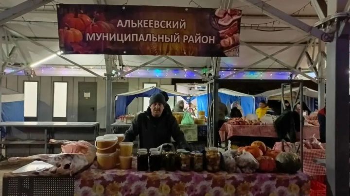 Сельхозпроизводители Алькеевского района радуют жителей на ярмарке в Дербышках