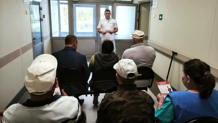 Врач общей практики Базарно-Матакской ЦРБ провел занятие Школы артериальной гипертонии