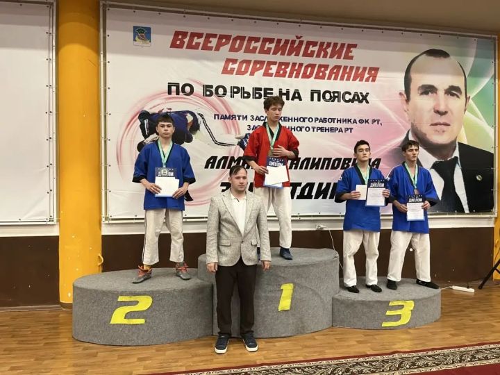 Әлки районы көрәшчеләре призлы урыннарда