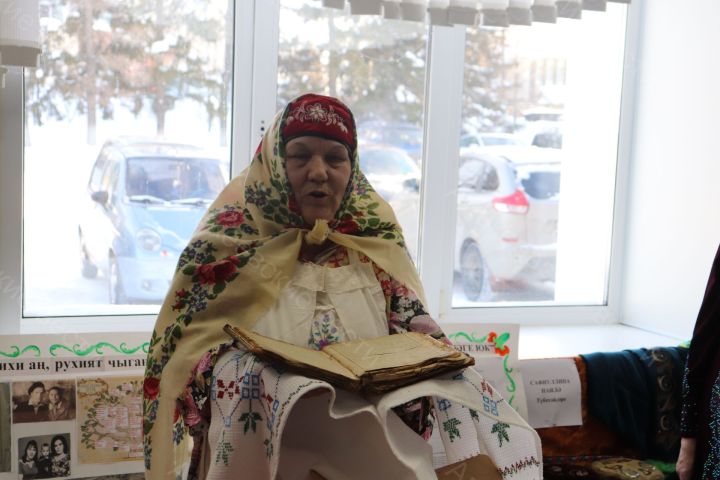 Житель Нижних Салман Ахмет Сафиуллин собрал уникальный архив односельчан с 1865 года