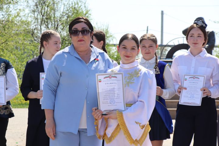 Базарлы Матак гимназисе укучысы  Төбәкара фәнни-гамәли конференциядә уңышлы чыгыш ясады