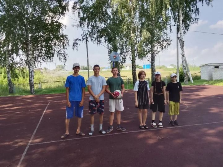 Жаркие выходные в Юхмачах: баскетбол объединяет
