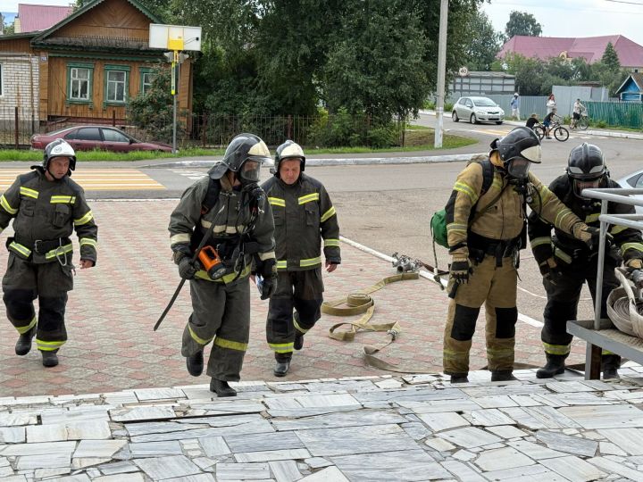 Учения по пожарной безопасности прошли в доме детского творчества