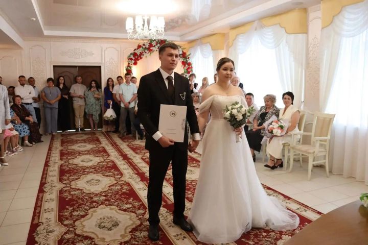 Семён Илюхин и Валерия Кашкарова сегодня сыграли свадьбу