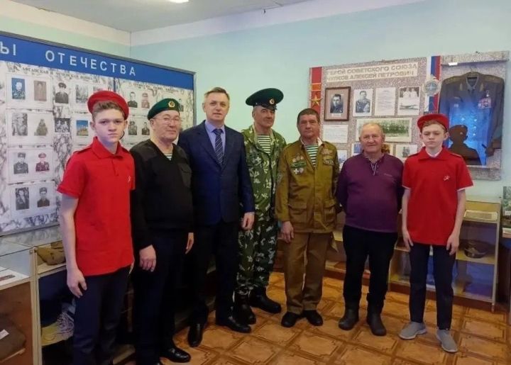 В Юхмачинской школе сохраняют память о защитниках Отечества