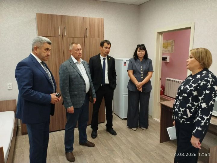 Ильсур Хадиуллин проинспектировал капремонт филиала аграрного колледжа в Алькеевском районе