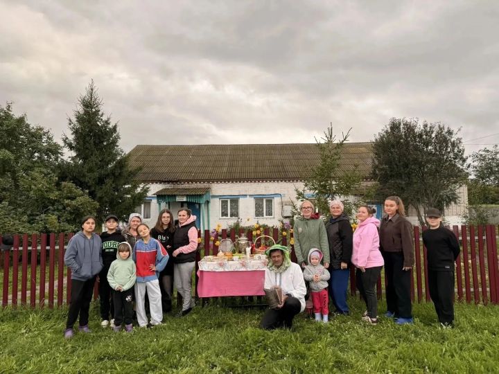 Праздник Медовый Спас отметили в Верхне-Качеевском сельском клубе