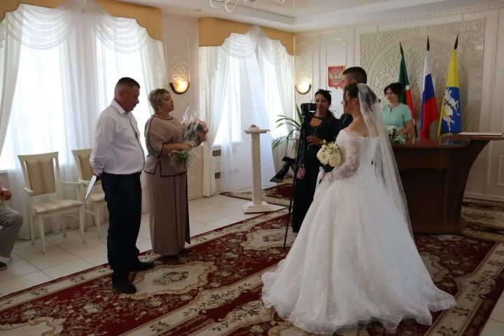 Әлки районы ЗАГС бүлегендә Николаевлар гаиләсе законлы теркәлде