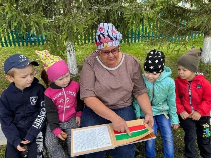 Воспитатель из Новых Ургагар Альфия Зиятдинова посвятила детям 37 лет