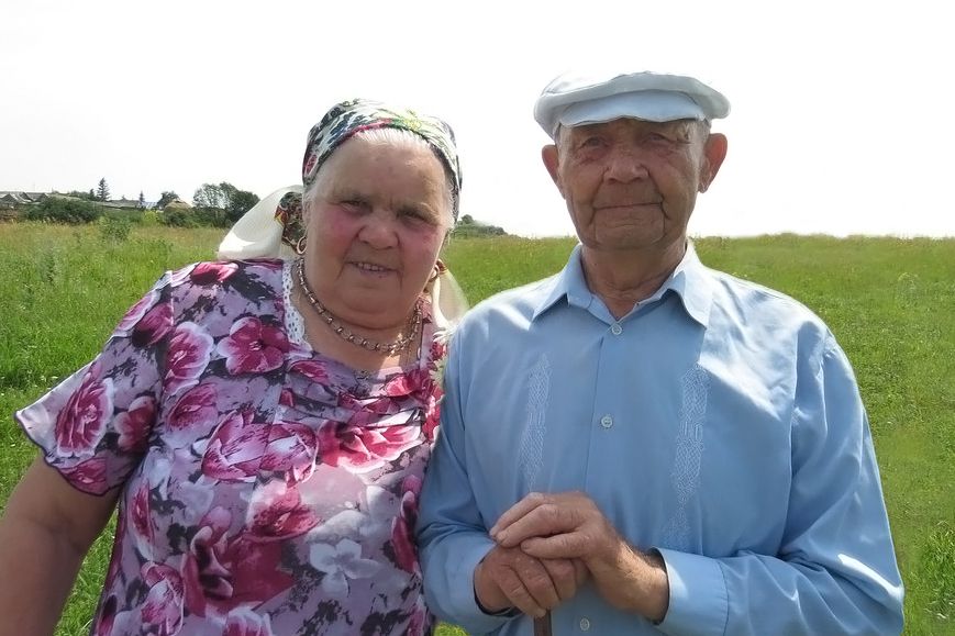 В эти августовские дни в деревне Садиково свой день рождения отмечают Кузнецова Надежда Григорьевна и ее супруг Владимир Филиппович.