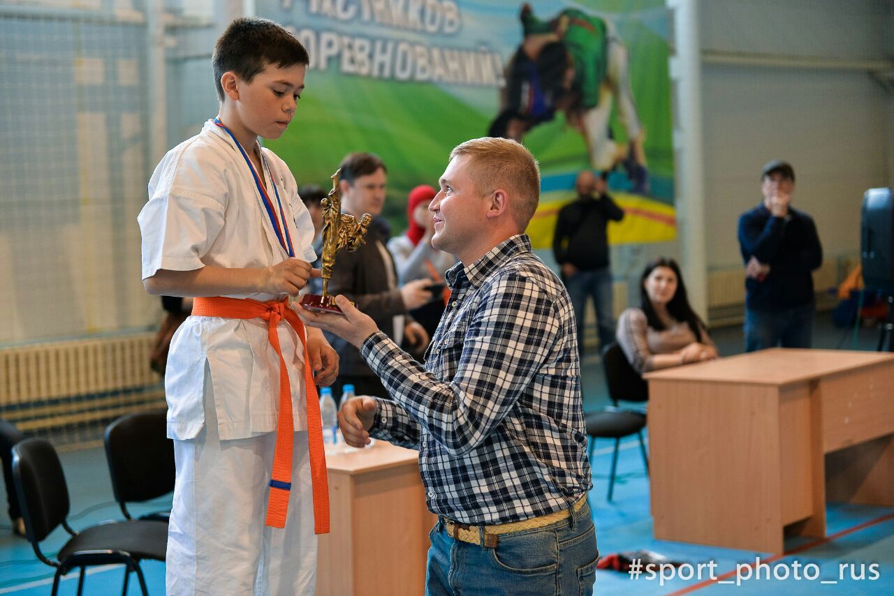 В Алькеевском районе прошел республиканский турнир по каратэ «Кубок Победы-2018», где каратисты района заняли 13 призовых мест