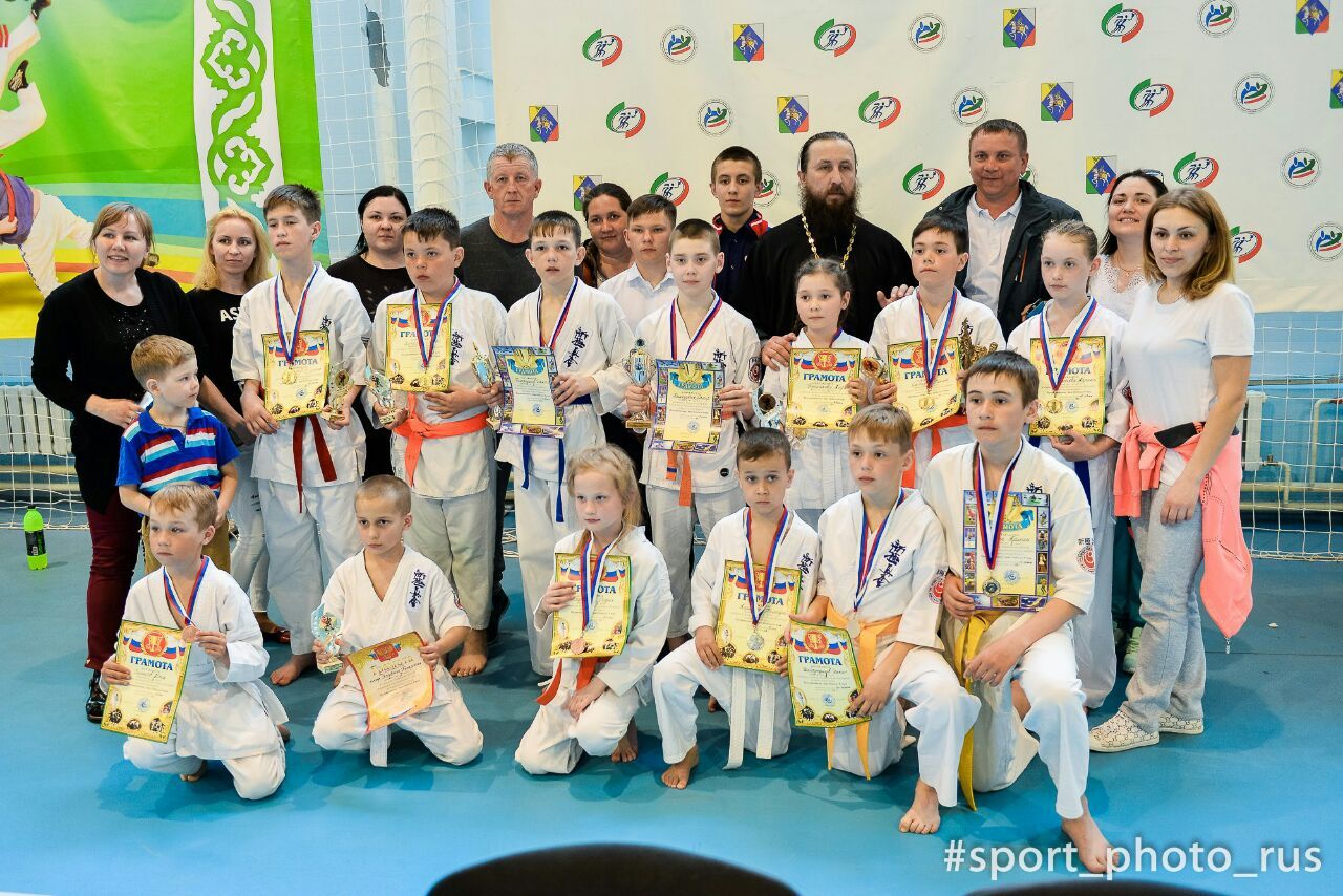 В Алькеевском районе прошел республиканский турнир по каратэ «Кубок Победы-2018», где каратисты района заняли 13 призовых мест