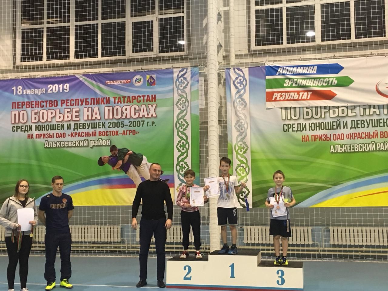 Алькеевский район: 16 юных бадминтонистов прошли в финальный этап соревнований