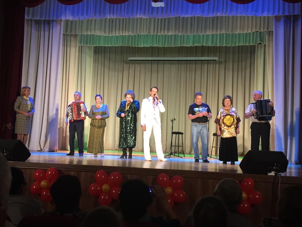 В Алькеевском районе артисты филармонии показали большой концерт и призвали алькеевцев принять активное участие в выборах