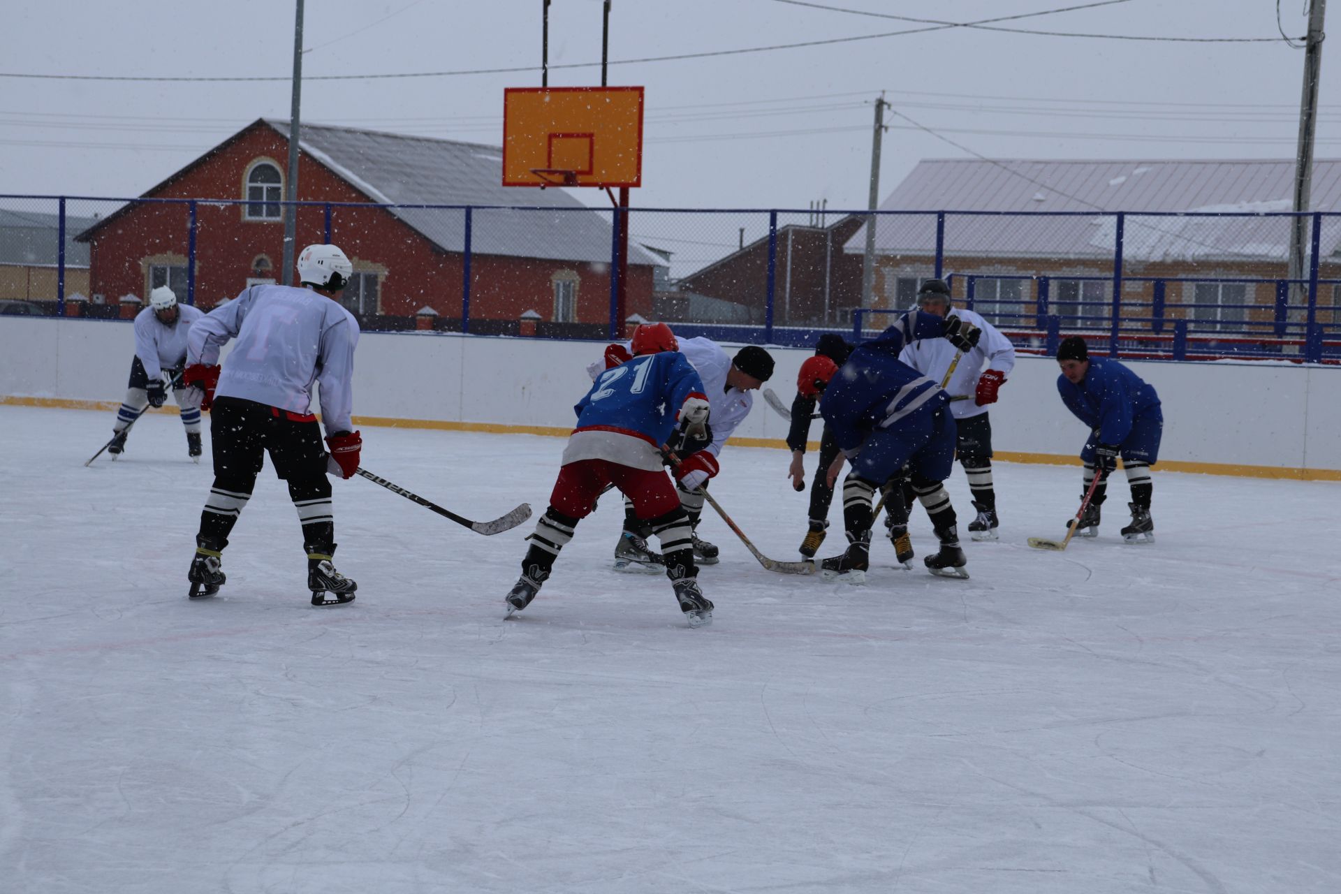 В Алькеевском районе прошло хоккейное состязание, приуроченное юбилейным датам