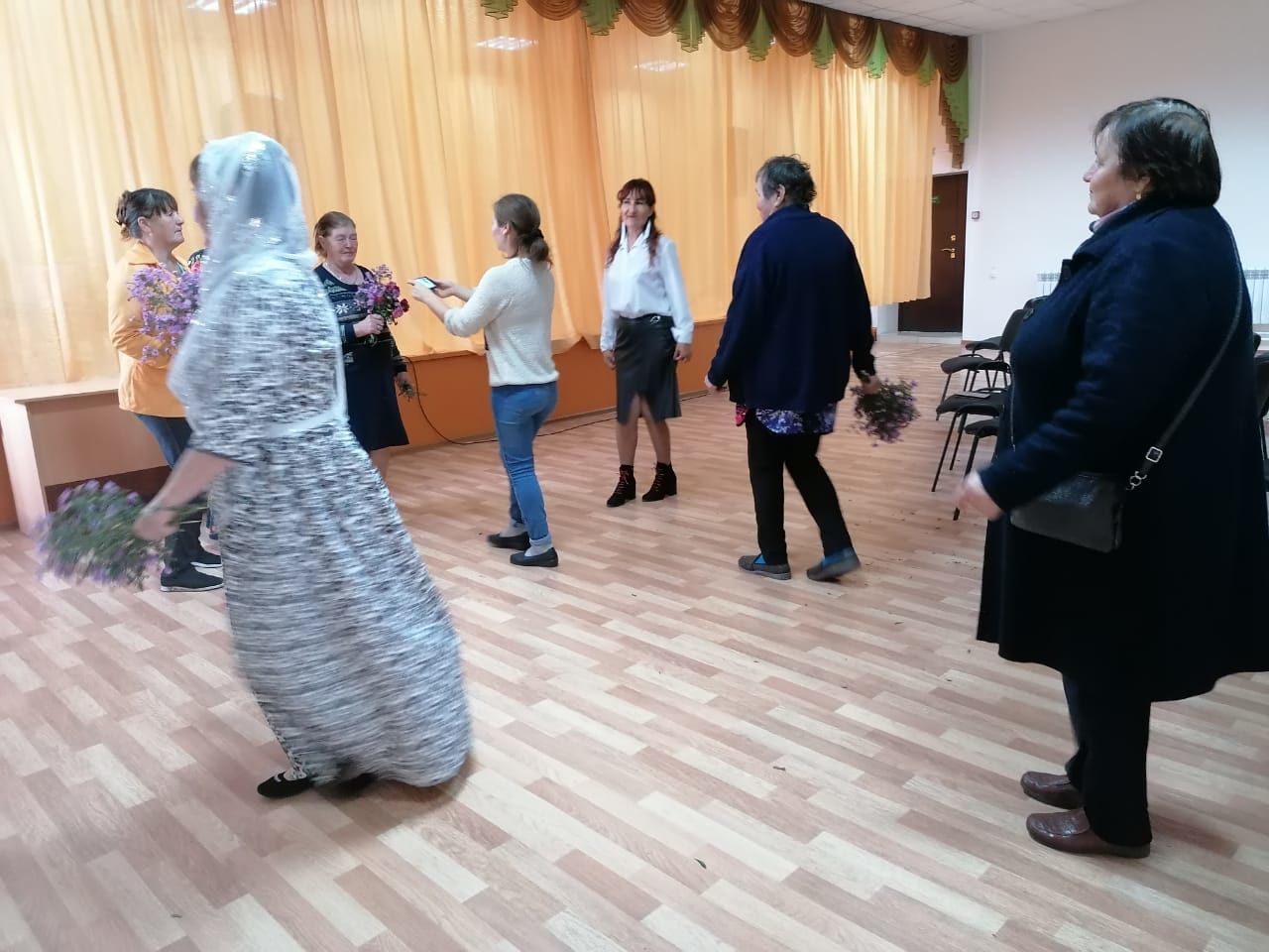 В Алькеевском районе пожилых чествуют песней и плясками