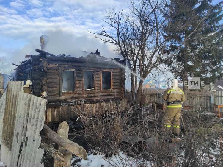 В соседнем районе подросток спас из пожара троих братьев