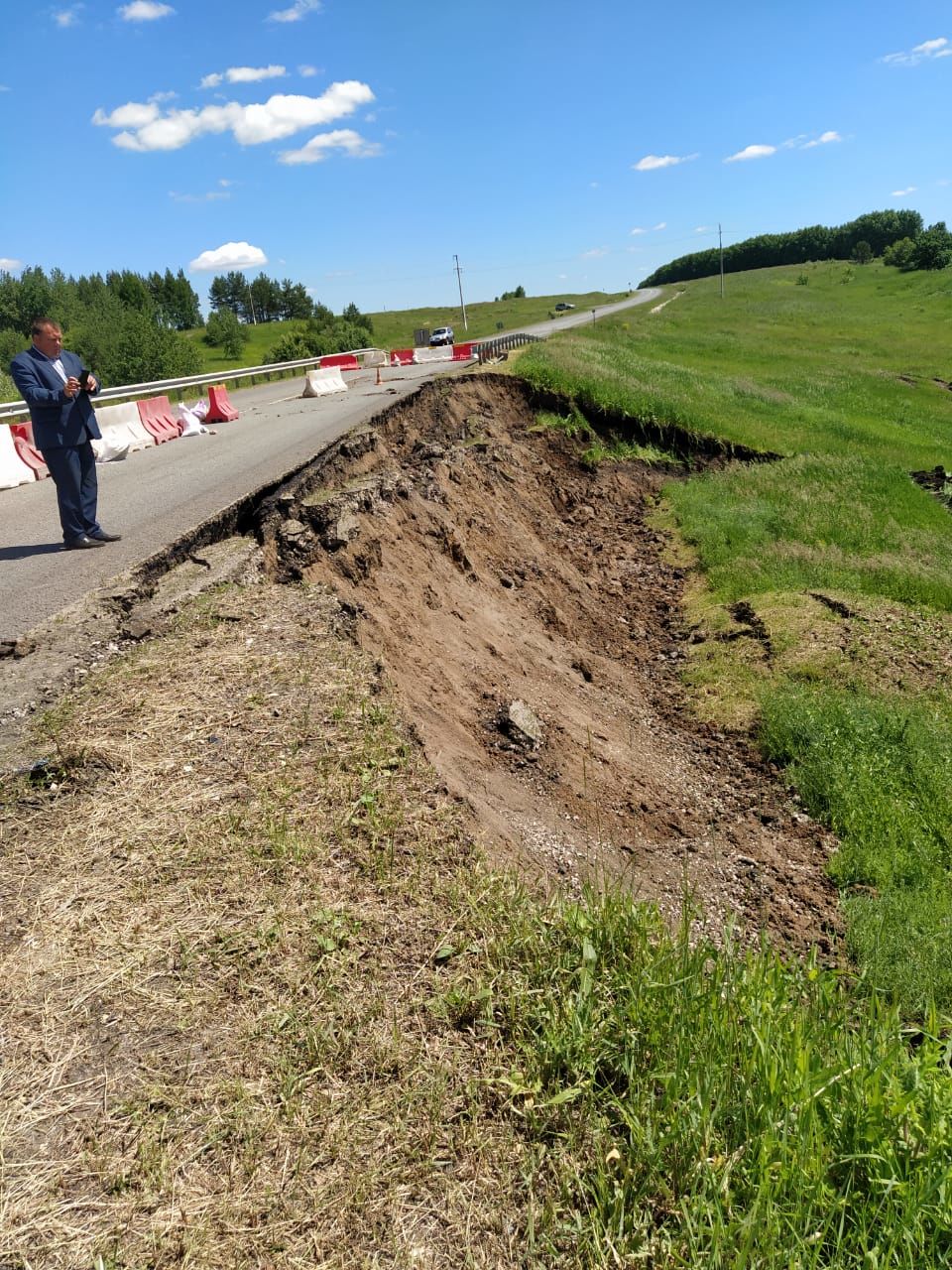 В Алькеевском районе произошел обвал дороги