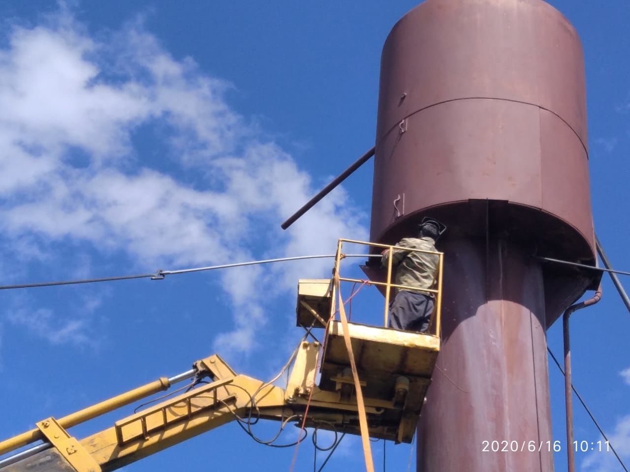 В деревне Новый Баллыкуль Алькеевского района на средства самообложения произвели ремонт водонапорной башни.