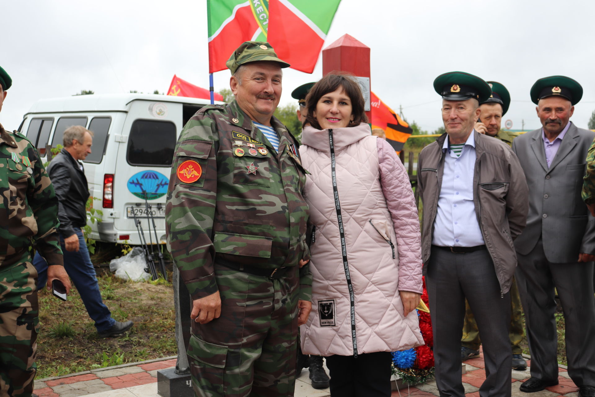 Әлки районы Апак авылында ил чикләрен саклаучылар хөрмәтенә стела ачылды