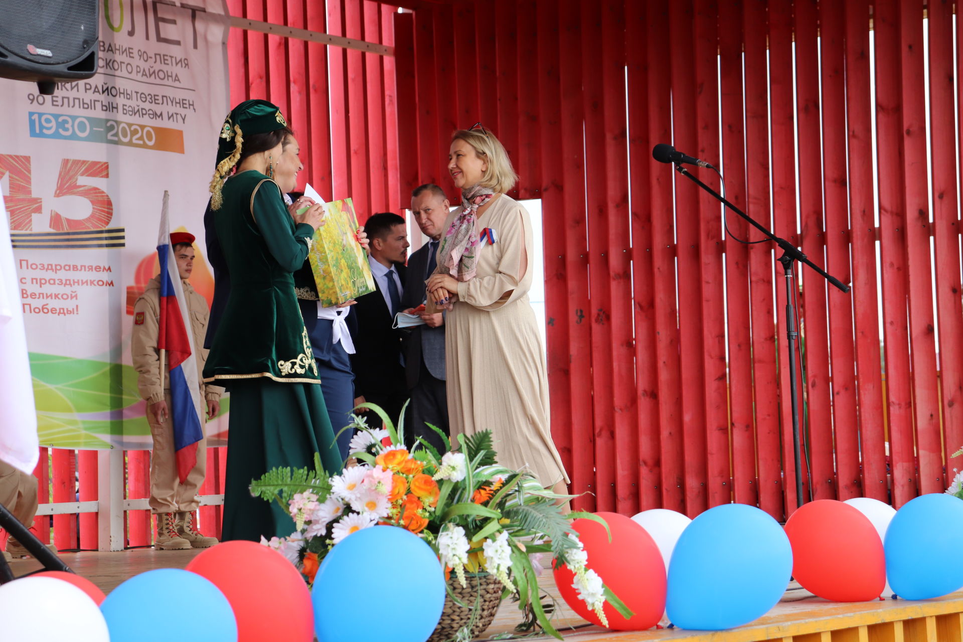 В Алькеевском районе первоклассники получили ранцы из рук министра культуры республики
