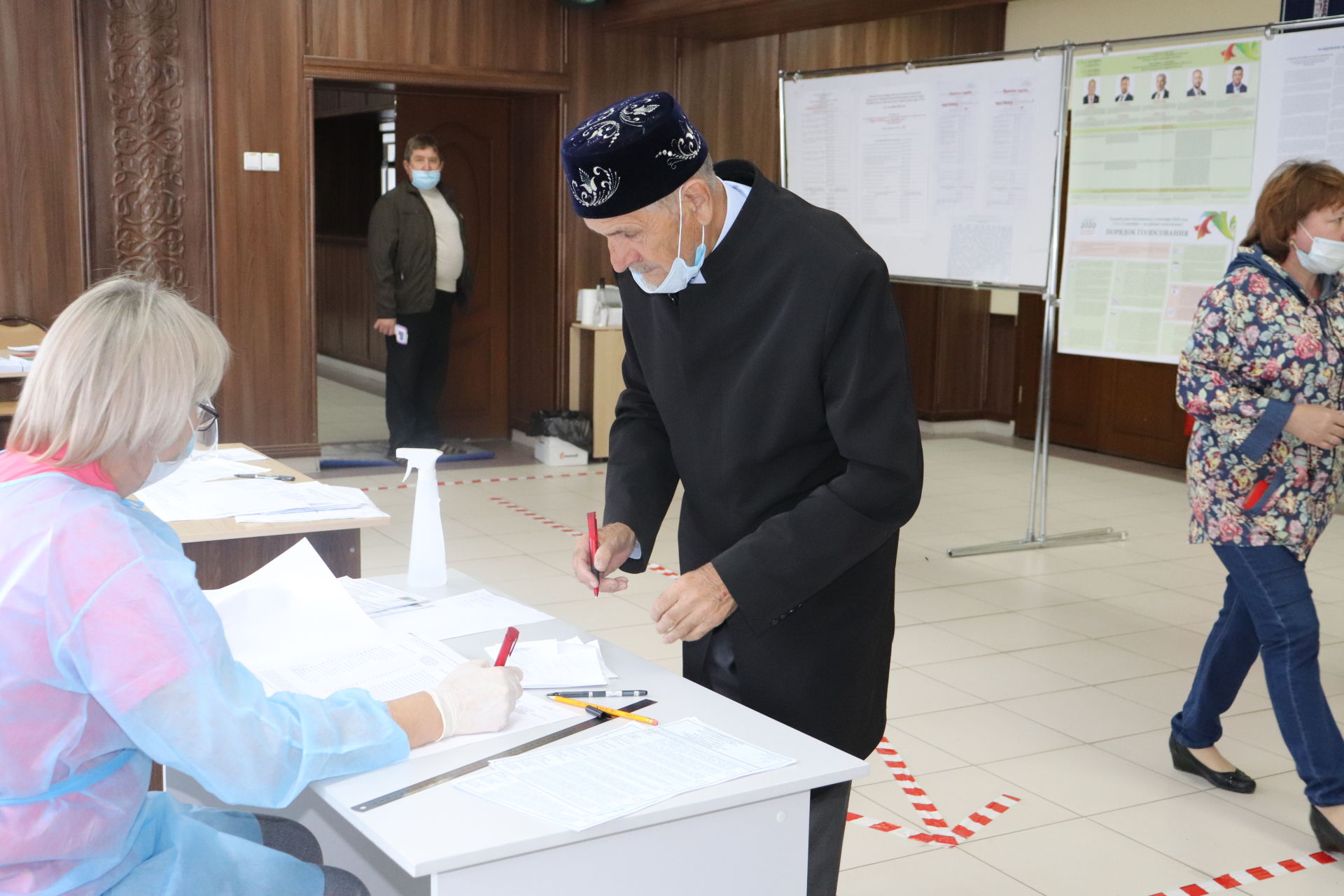 В Алькеевском районе проголосовал старейший студент
