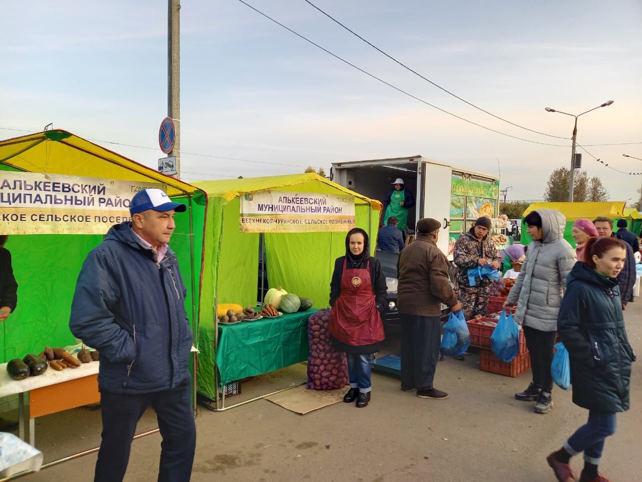 Узган шимбәдә районыбыз вәкилләре Казанның Дәрвишләр бистәсендә ярминкә үткәрүдә катнаштылар