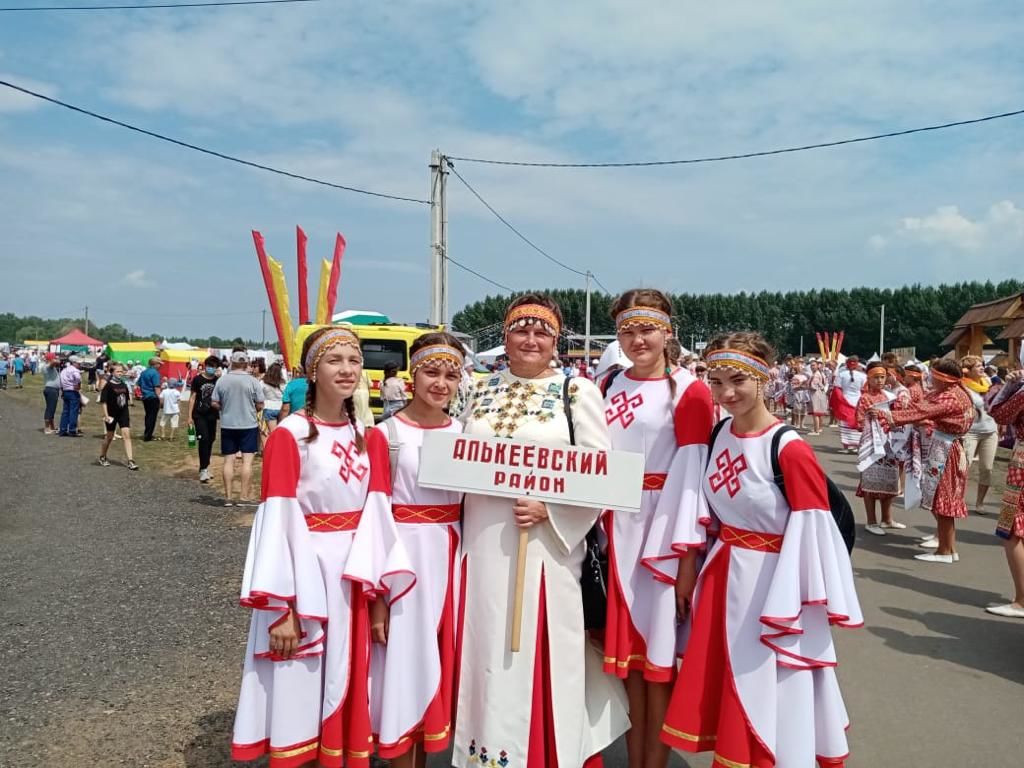 Творческие коллективы Алькеевского района выступили на республиканском празднике Уяв в Аксубаево