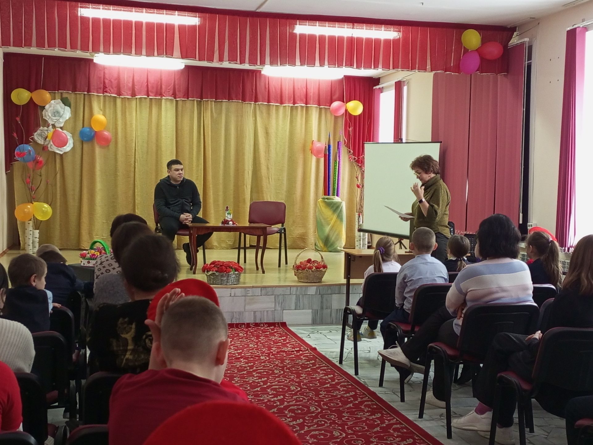 В Чувашско-Бродской школе состоялась встреча с участником СВО - Дамиром Ганеевым