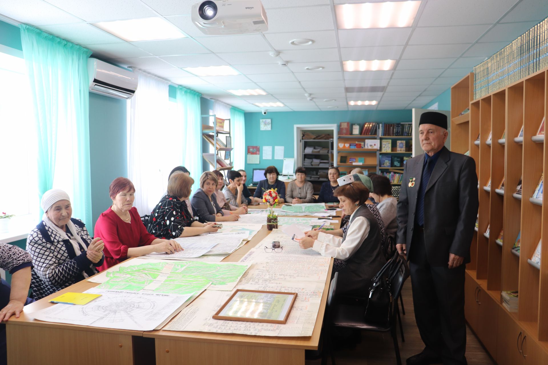 Әлки районы китапханәсендә шәҗәрәләр төзү остасы Мансур Ганиев белән очрашу узды