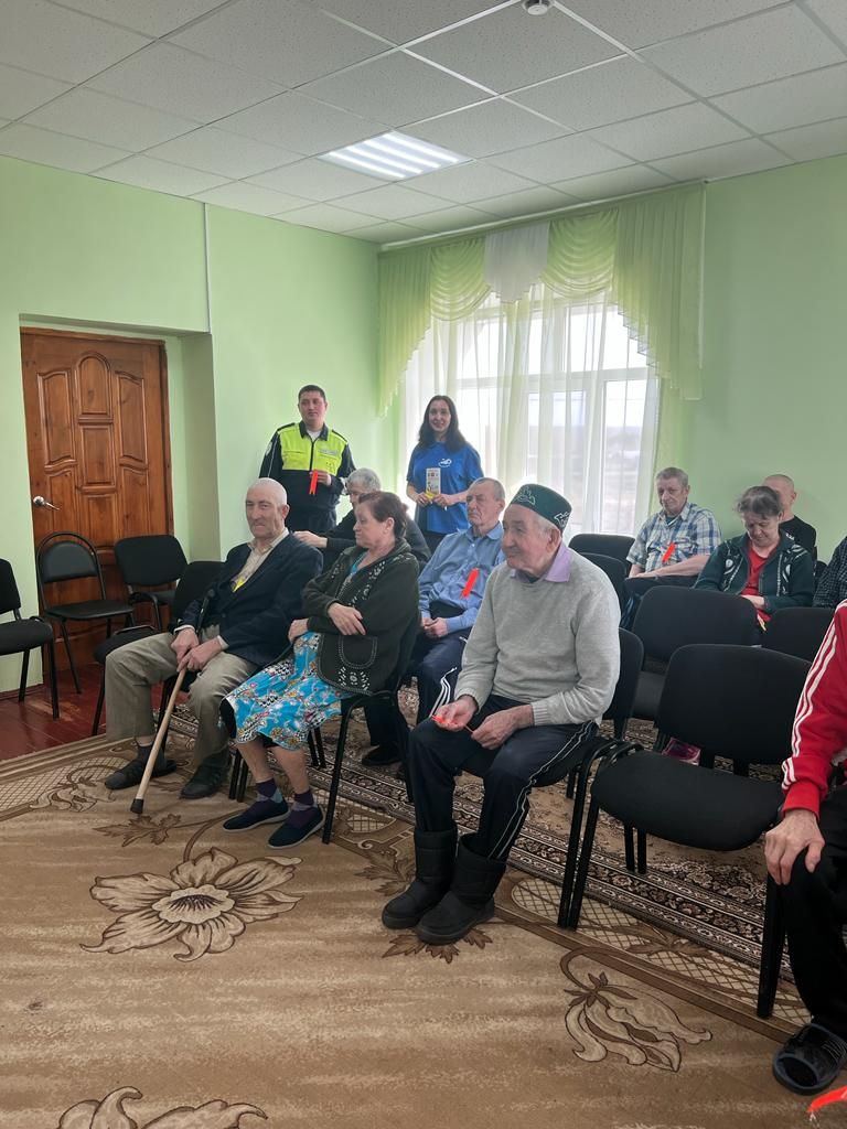В доме-интернате для престарелых села Юхмачи прошла встреча с сотрудниками ОМВД