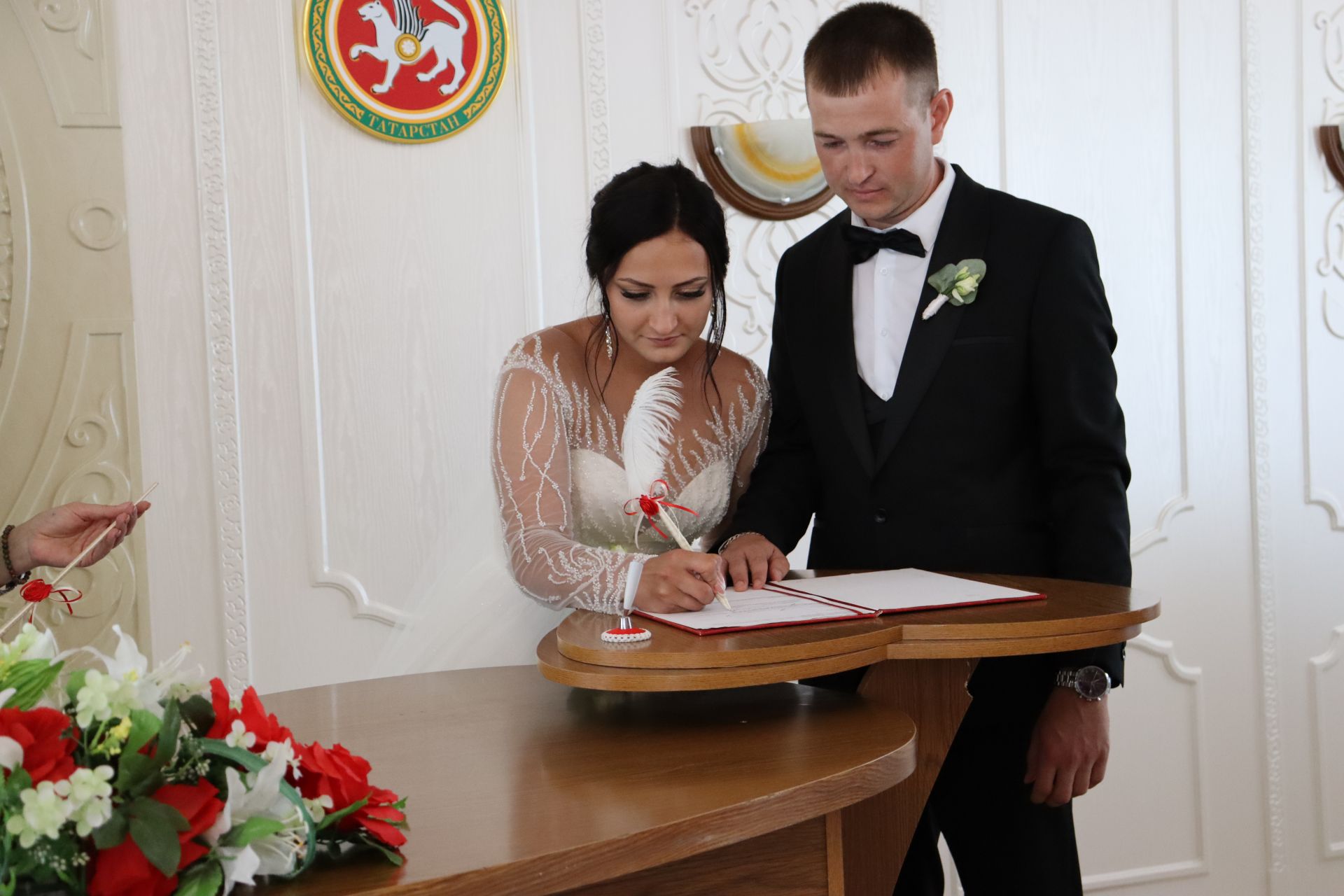 В Алькеевском районном ЗАГСе зарегистрирован брак Инзиля и Ильвины Зариповых