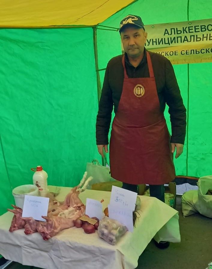 Әлки районы Дәрвишләр бистәсендә ярминкәдә сату итте