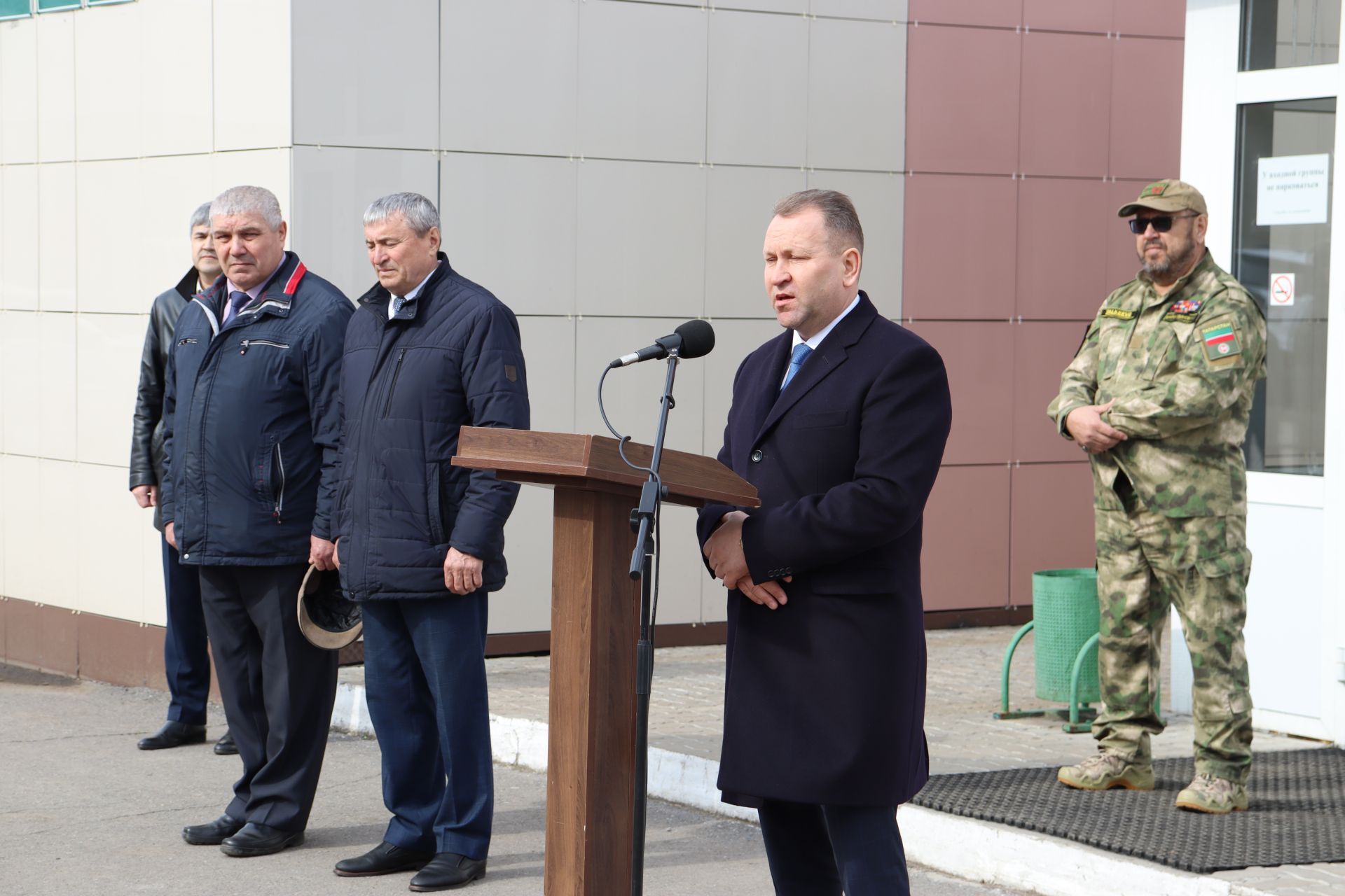 Алькеевцам находящимся на СВО передали автомобиль «Нива»